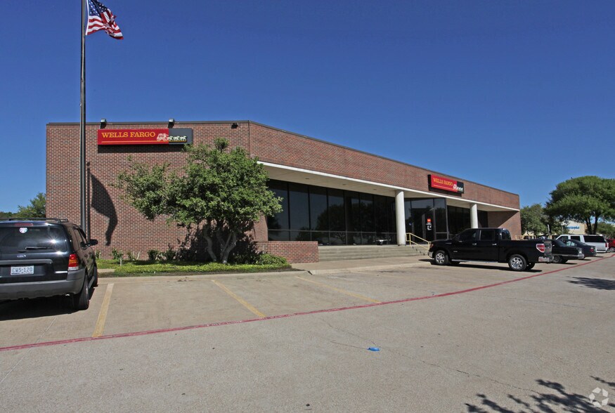 More Photos Of 4400 Little Rd, Arlington Unknown For Lease