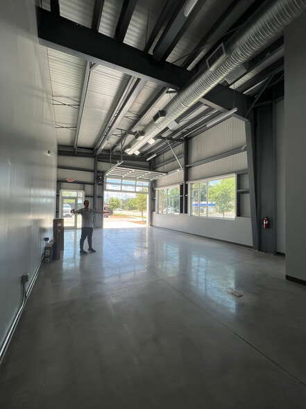 More Photos Of 4340 Spruill Ave, North Charleston Storefront Retail Office For Lease