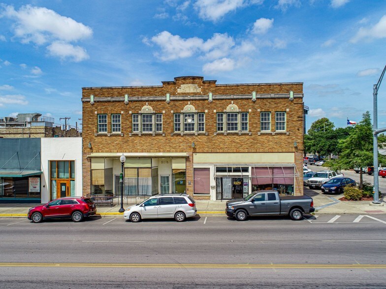More Photos Of 219-221 N Main St, Taylor Storefront Retail Office For Sale