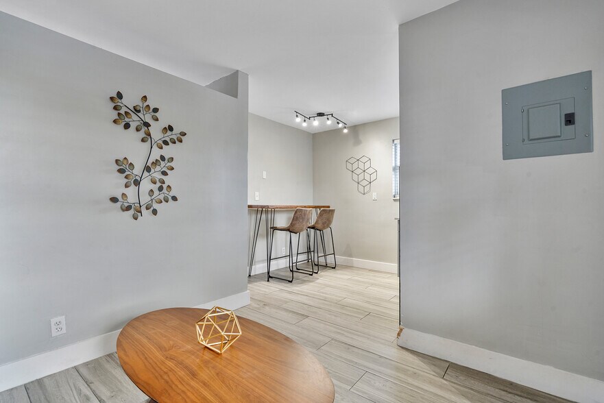 More Photos Of 50 SE 12th St, Fort Lauderdale Apartments For Sale