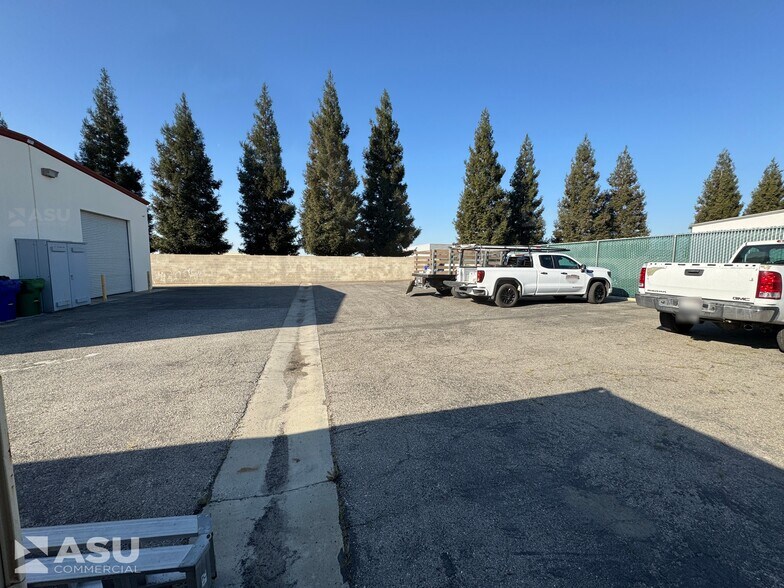 More Photos Of 2222 Zeus Ct, Bakersfield Service For Lease
