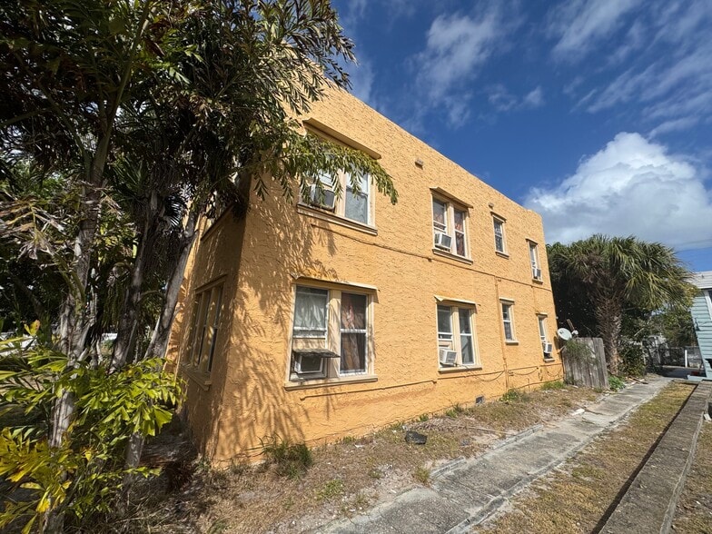 More Photos Of 110 S B St, Lake Worth Multifamily For Sale