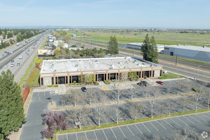 More Photos Of 11455 Folsom Blvd, Rancho Cordova Showroom For Sale