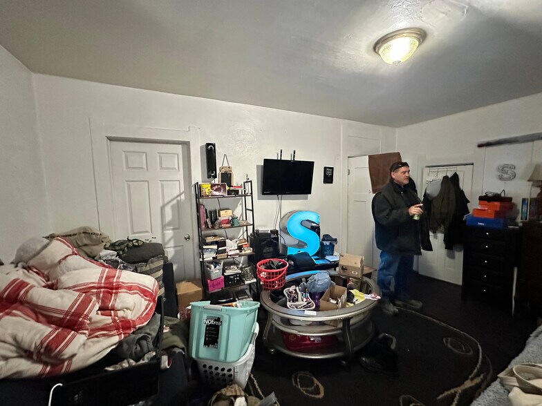 More Photos Of 1831 N C St, Elwood Apartments For Sale