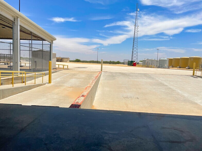 More Photos Of 2625 Co 180 rd, Garden City Manufacturing For Sale