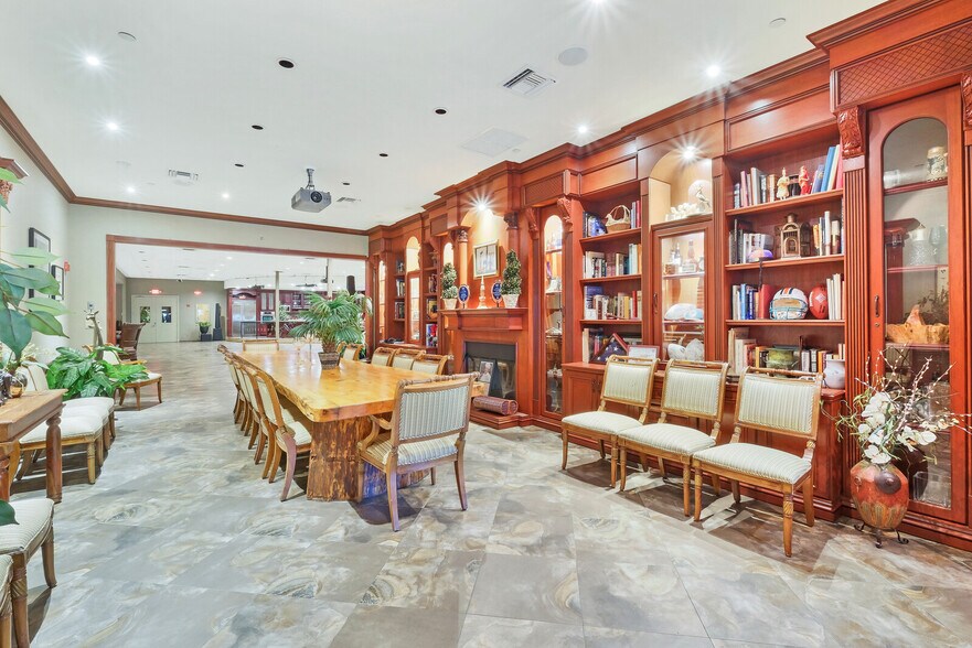 More Photos Of 4351 NE 12th Ter, Oakland Park Restaurant For Sale