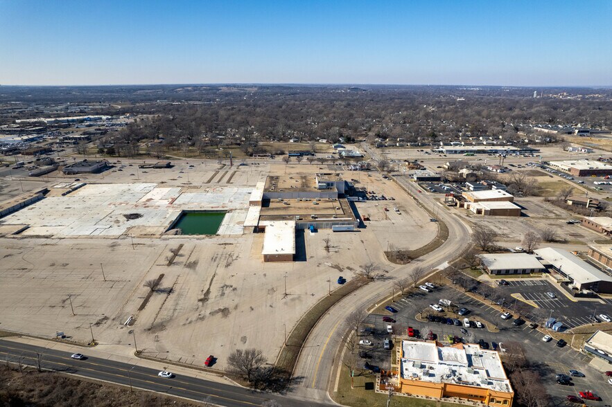 More Photos Of 3500 SW Topeka Blvd, Topeka Land For Sale