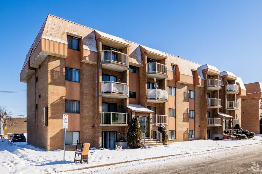 Primary Photo Of 3002-3004 Boul Tessier, Laval Apartments For Sale