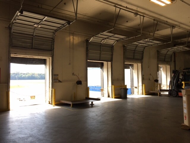 More Photos Of 1700 Lynch Rd, Evansville Warehouse For Lease