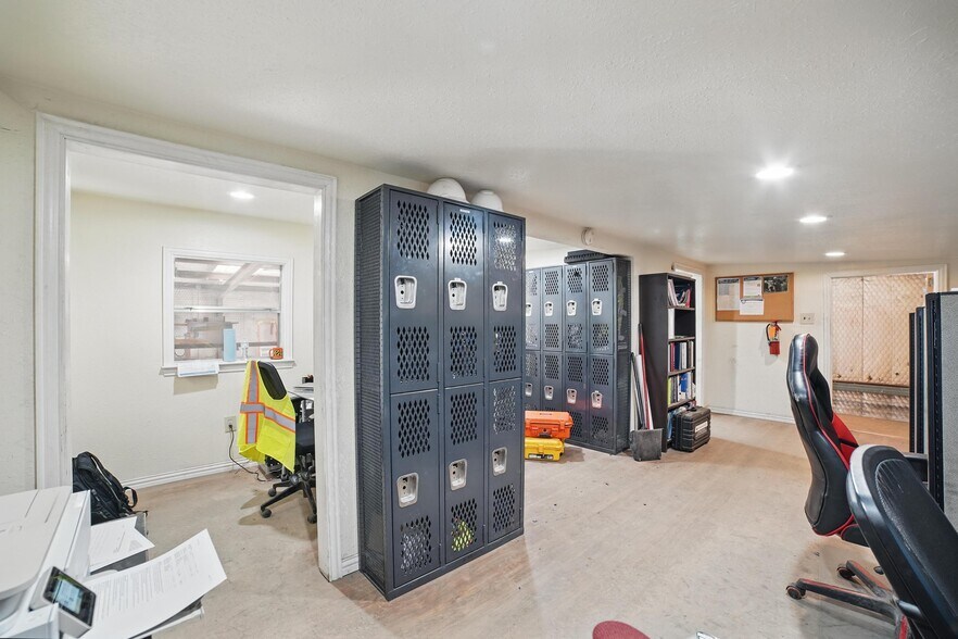 More Photos Of , Seagoville Flex For Sale