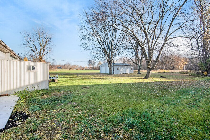 More Photos Of 1124 N Saginaw St, Durand Warehouse For Sale