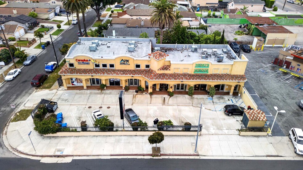 Primary Photo Of 910 W Pacific Coast Hwy, Wilmington Bar For Lease