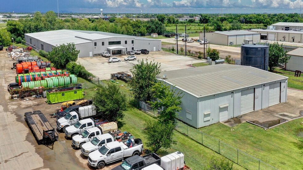 More Photos Of 12506 Taylor Rd, Houston Warehouse For Lease