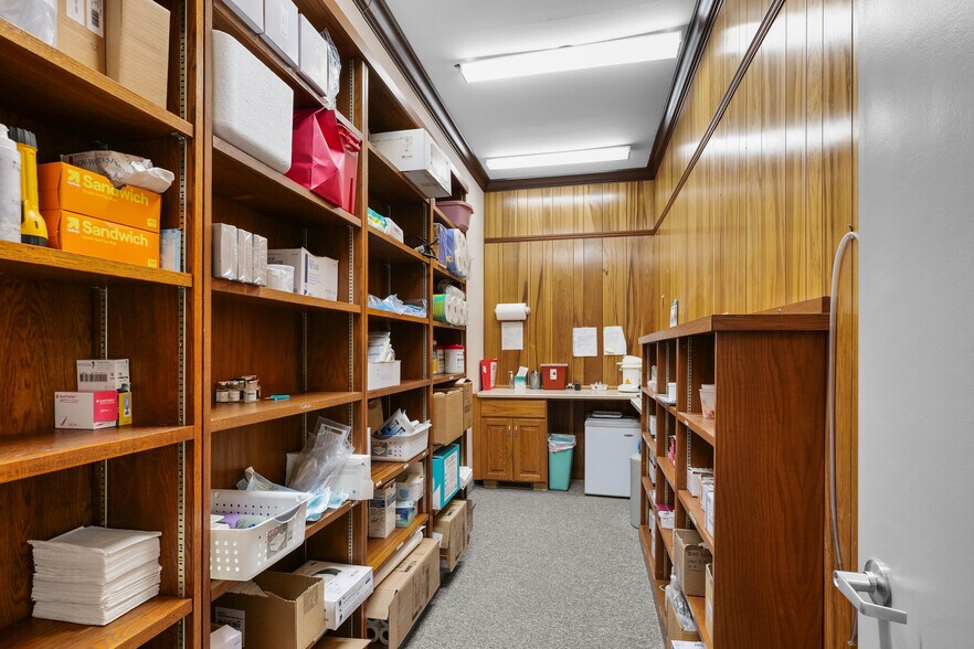 More Photos Of 24825 Eureka Rd, Taylor Office For Sale
