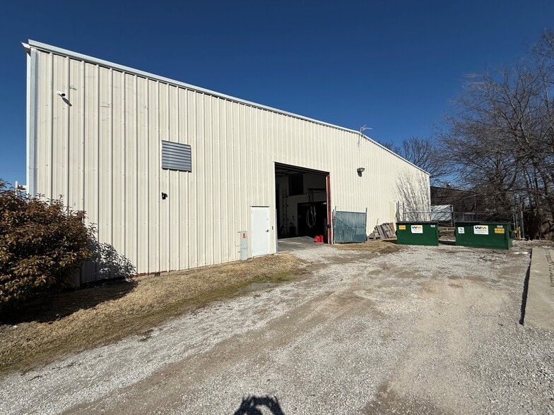 Primary Photo Of 10110 E 46th Pl, Tulsa Service For Lease