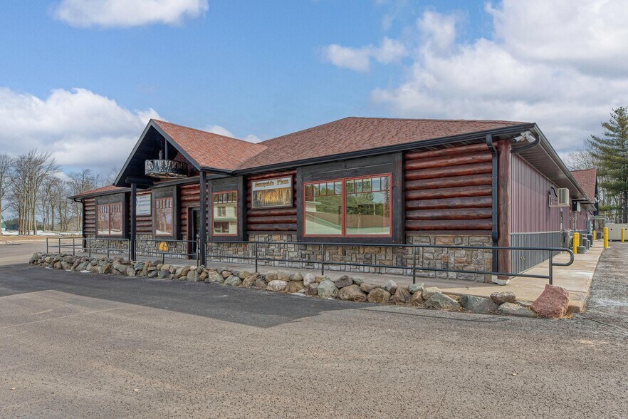 More Photos Of 629 W Cloverland Dr, Ironwood Storefront For Sale