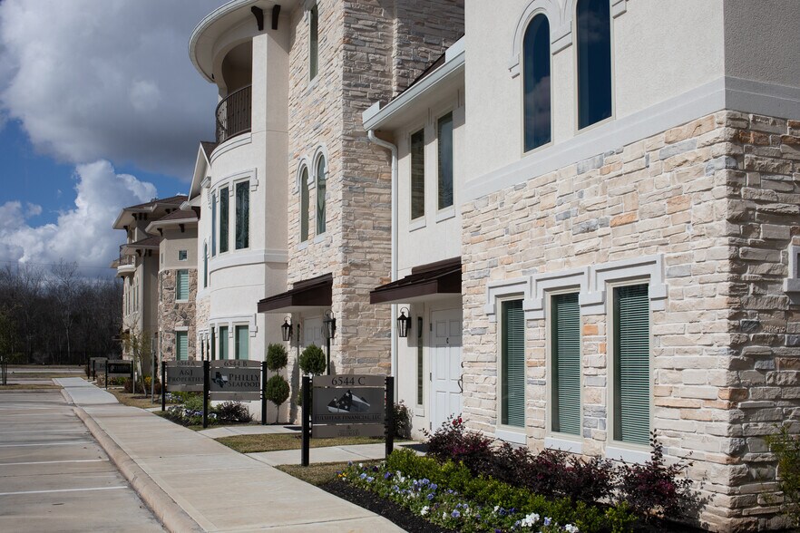 More Photos Of Greatwood Parkway, Sugar Land Office For Sale