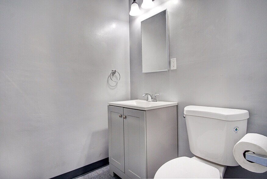 More Photos Of 15300 S Avalon Blvd, Gardena Freestanding For Lease