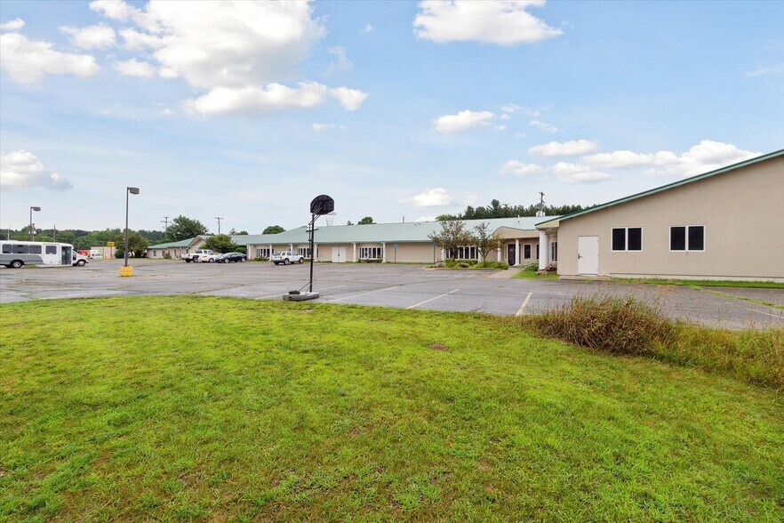 More Photos Of 1380 E Main St, Edmore Assisted Living For Sale