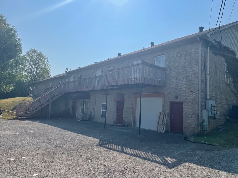 More Photos Of 808 Kraft St, Clarksville Office For Sale