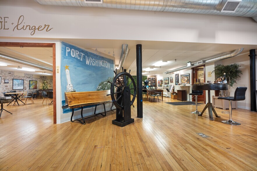 More Photos Of 211 N Franklin St, Port Washington Office For Lease