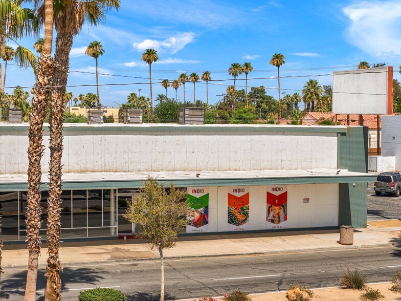 More Photos Of 45151 Oasis St, Indio Freestanding For Lease