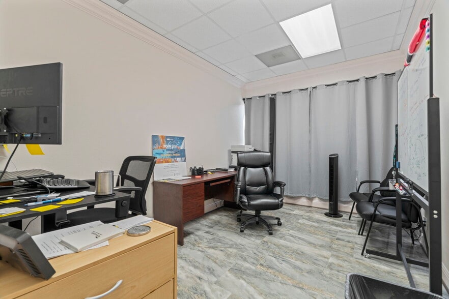 More Photos Of 25010 Oakhurst Dr, Spring Medical For Sale