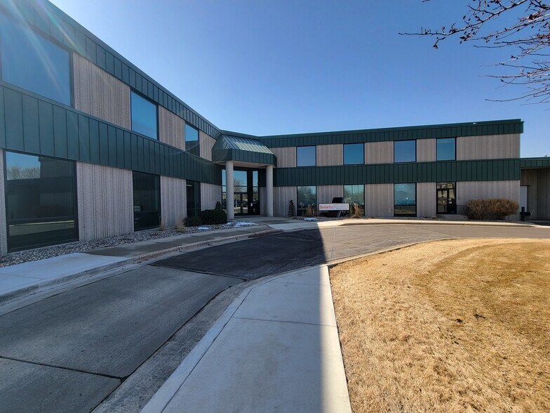 More Photos Of 2600 W 49th St, Sioux Falls Office For Lease