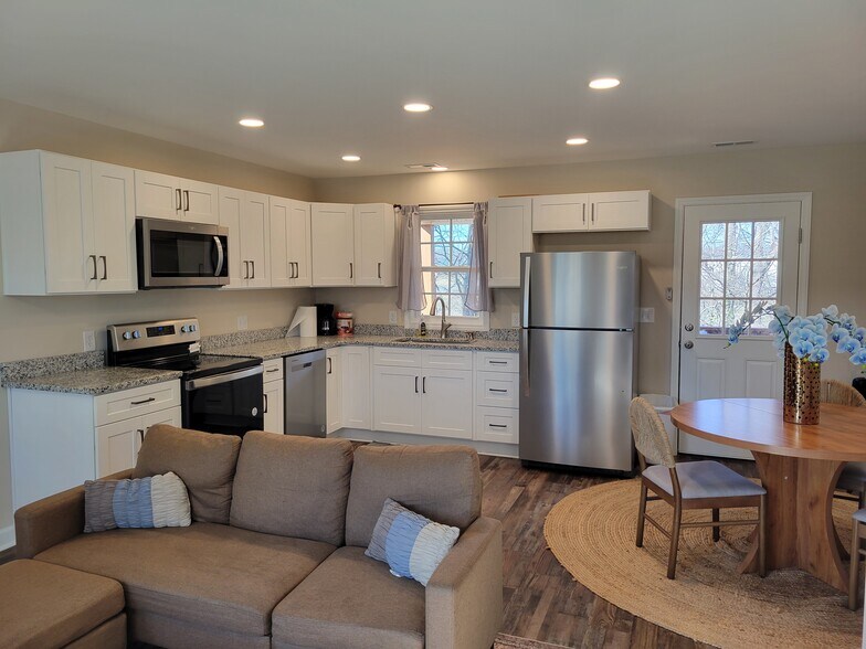 More Photos Of 109 E Highfill Ave, Liberty Apartments For Sale