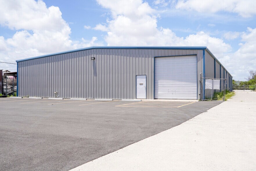 More Photos Of 501 Hereford Rd, Corpus Christi Manufacturing For Sale