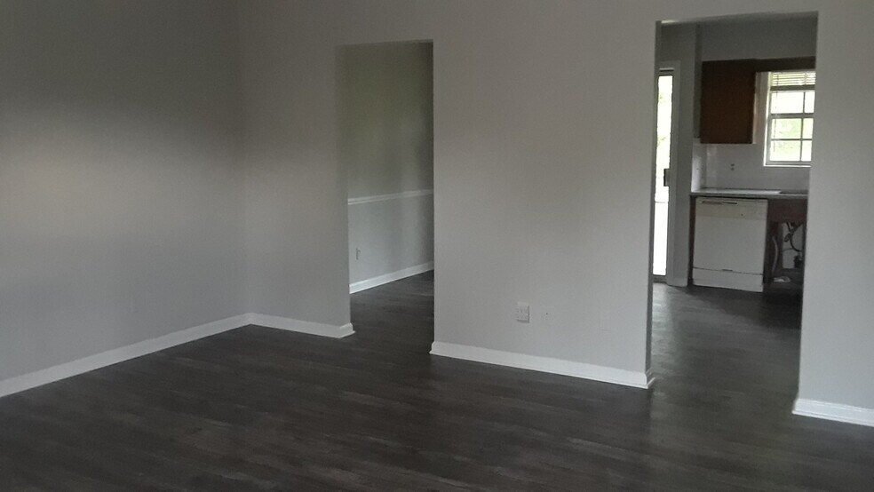 More Photos Of 323 S King Ave, Pine Mountain Apartments For Sale