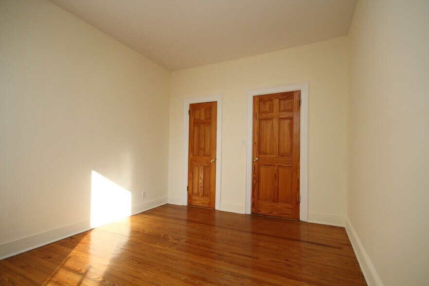 More Photos Of 4021 61st St, Woodside Apartments For Sale