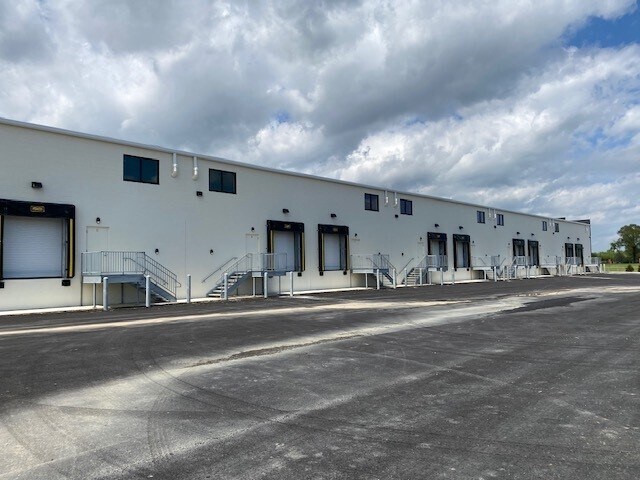 More Photos Of 514 Lansdowne Rd, Fredericksburg Flex For Lease