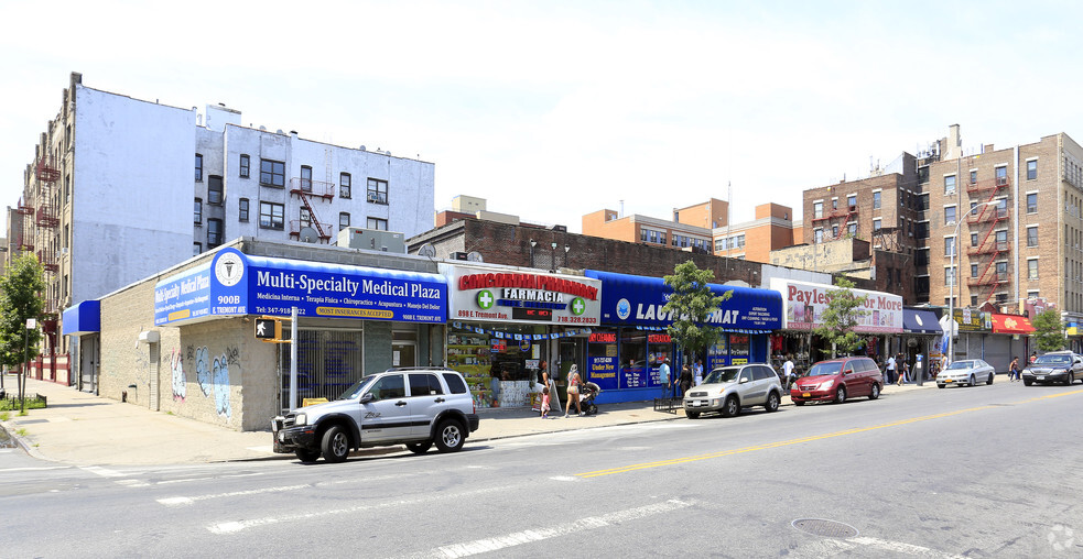 Primary Photo Of 896-900 E Tremont Ave, Bronx Storefront For Lease