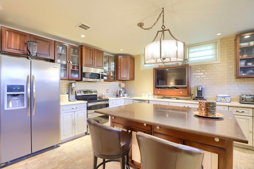 More Photos Of 802 N Duke St, Lancaster Office For Sale