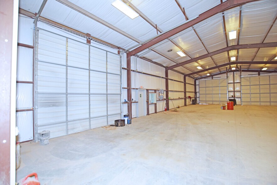 More Photos Of 10503 W County Rd 72, Midland Warehouse For Lease