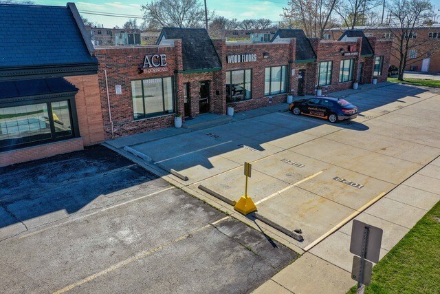 More Photos Of 1024-1036 Busse Hwy, Park Ridge Showroom For Lease