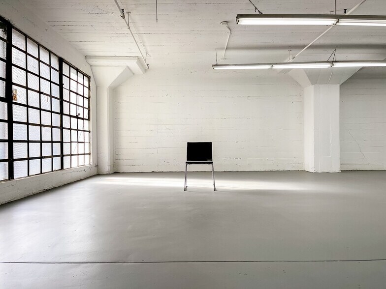 More Photos Of 1114 S Los Angeles St, Los Angeles Warehouse For Sale