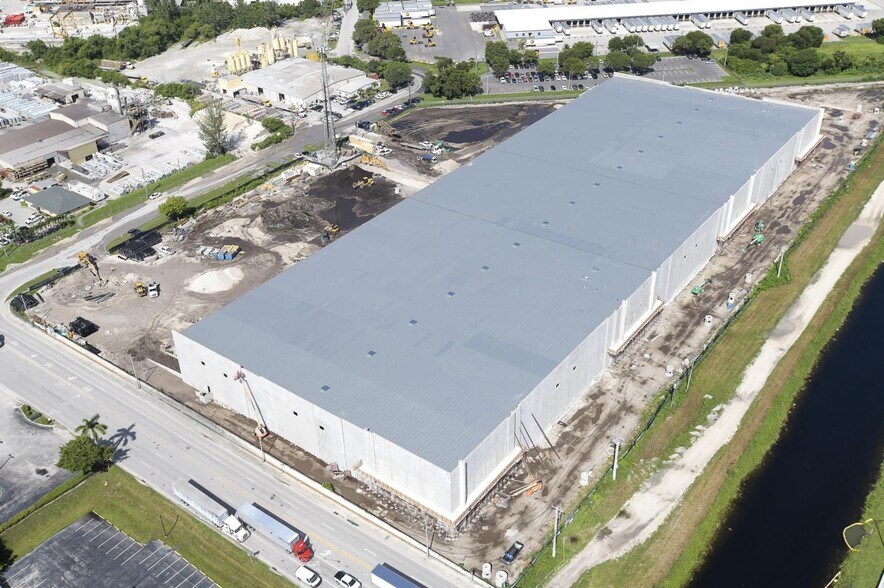 More Photos Of 10900 NW 128th Street, Medley Warehouse For Lease