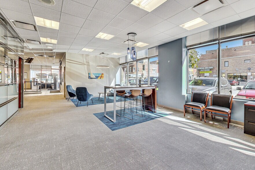 More Photos Of 3101 W Cermak Rd, Chicago Storefront Retail Office For Lease