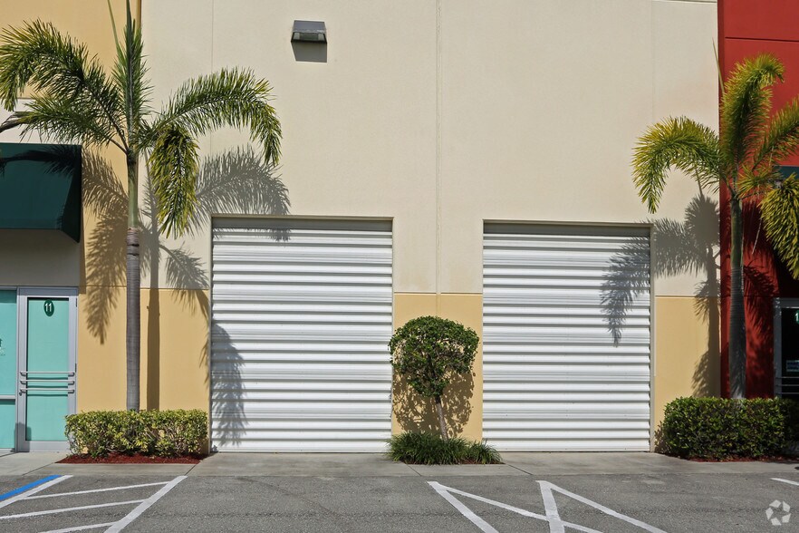 More Photos Of 2365 Vista Pky, West Palm Beach Light Manufacturing For Lease