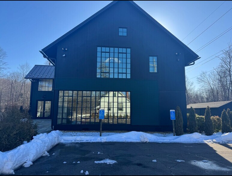 More Photos Of 27 Cannon Rd, Wilton Office For Lease