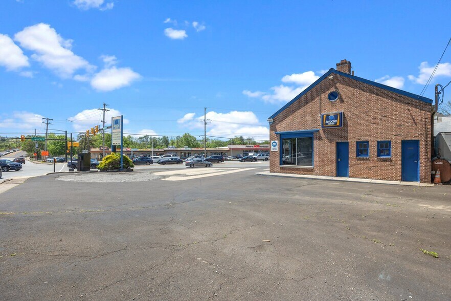 More Photos Of 2304 Huntingdon Pike, Huntingdon Valley Auto Repair For Sale