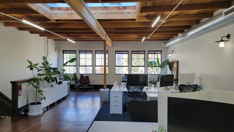 More Photos Of 457 10th St, San Francisco Loft Creative Space For Lease