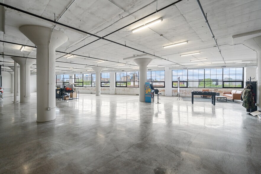 More Photos Of 1001 N North Branch St, Chicago Flex For Lease