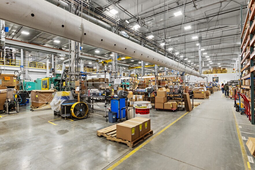 More Photos Of 275 Manhattan South Rd, Manhattan Warehouse For Sale