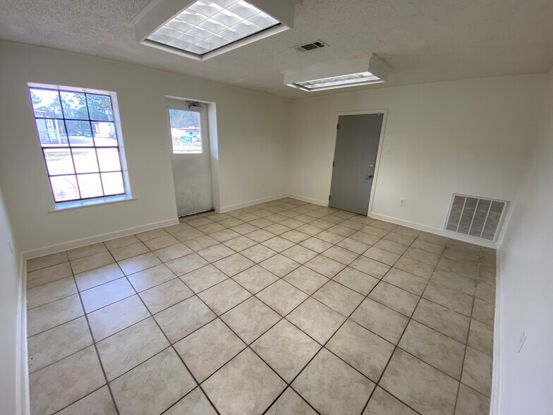 More Photos Of 44214 Stein Rd, Hammond Unknown For Lease