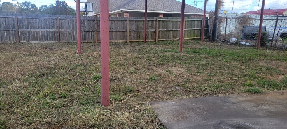 More Photos Of 1235 W Marshall Ave, Longview General Retail For Sale