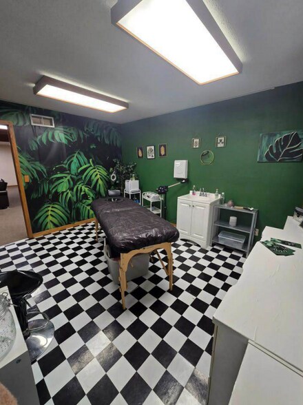 More Photos Of 5851 Cedar Lake Rd, Saint Louis Park Office For Sale