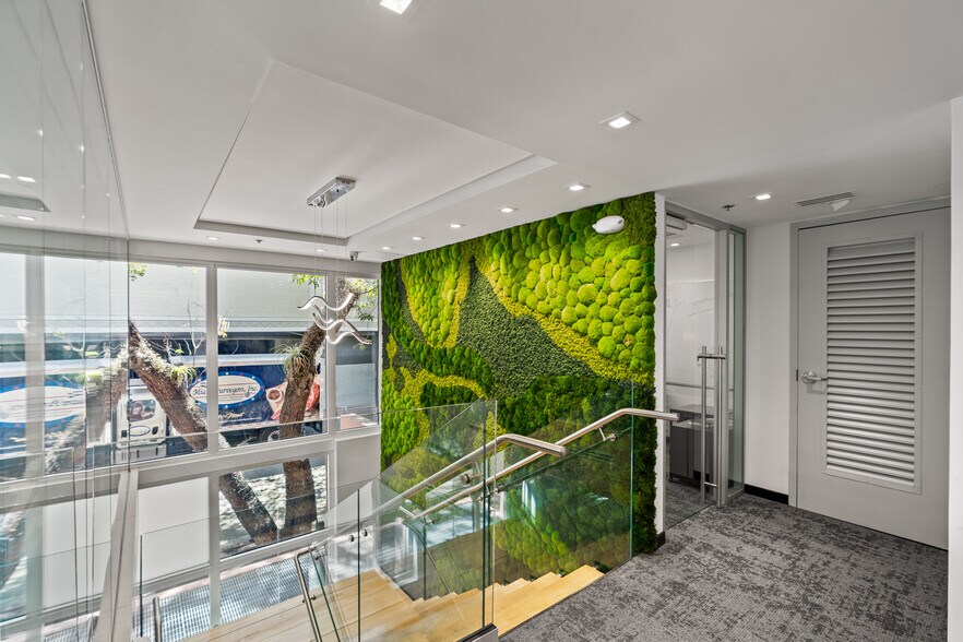 More Photos Of 2801 Florida Ave, Miami Apartments For Lease